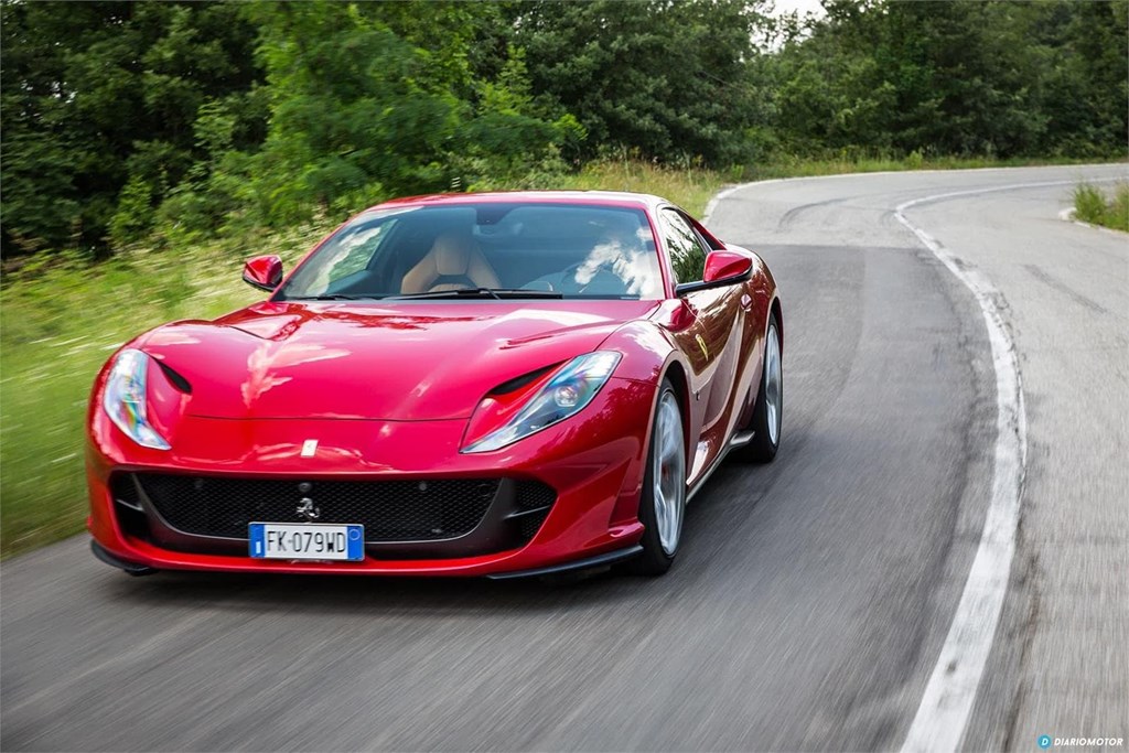 Foto 1 Ferrari 812 Superfast