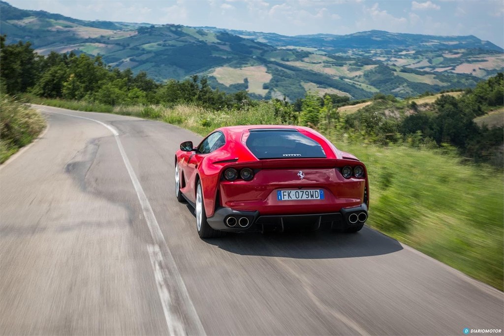 Foto 6 Ferrari 812 Superfast
