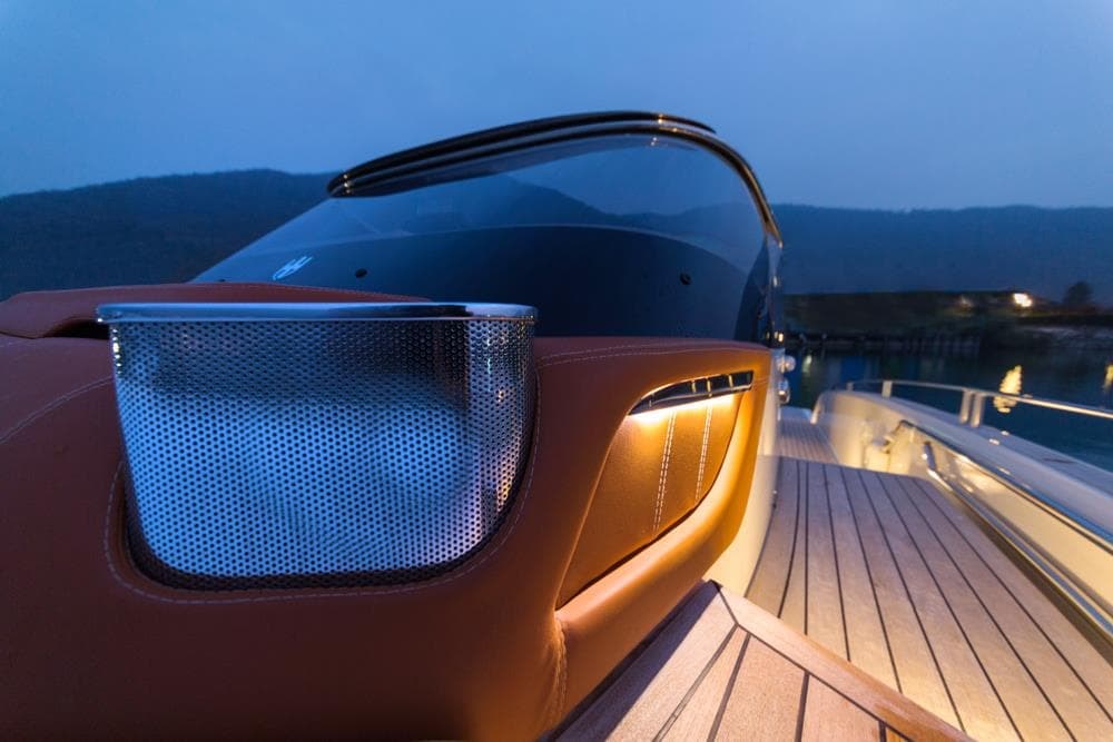 Foto 12 INVICTUS YACHT 370GT