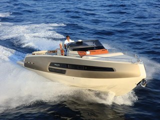 INVICTUS YACHT 370GT