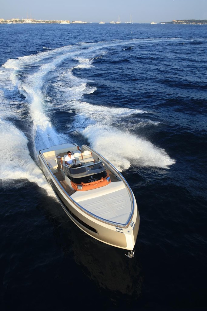 Foto 6 INVICTUS YACHT 370GT